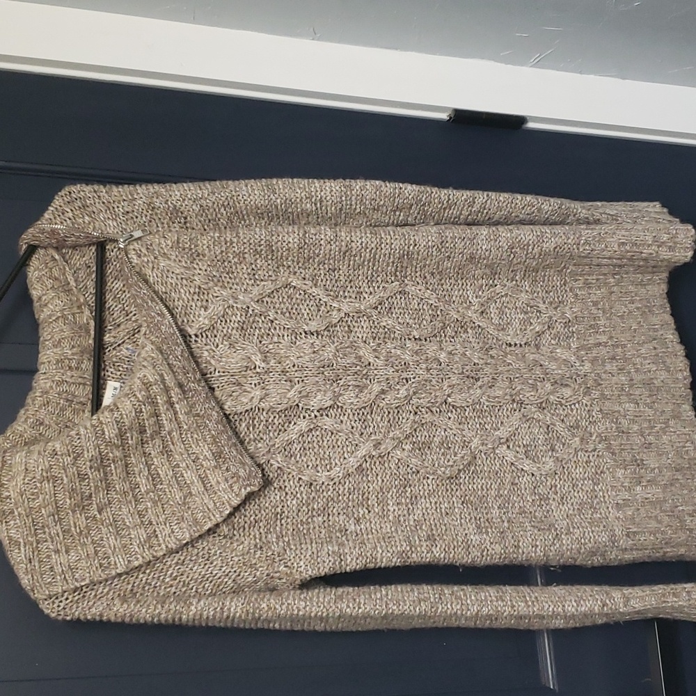 Old Navy Sweater